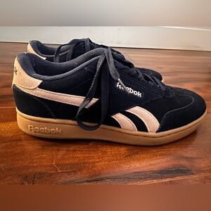 Reebok Womens Navy and light Pink Sneakers